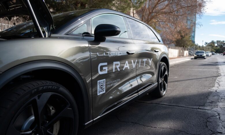 بوصة المبيعات الواضحة إلى الأمام مع دفع EV Maker إلى إنتاج الجاذبية المنحدر